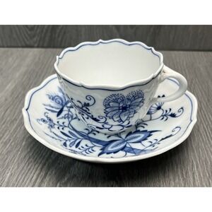 MEISSEN Blue Onion Antique Cup & Saucer Cross Swords 670 Germany‎ READ